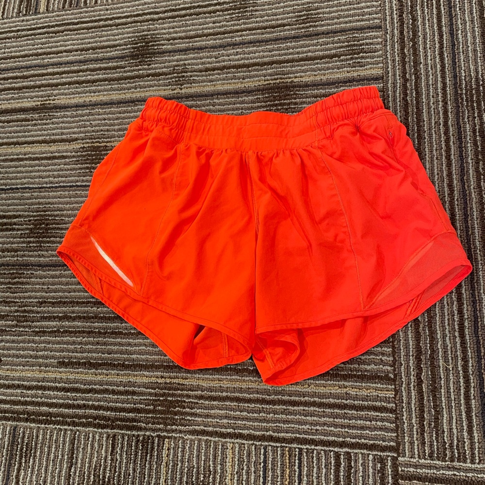 Lululemon Hotty Hot Low-Rise Lined Short 4”